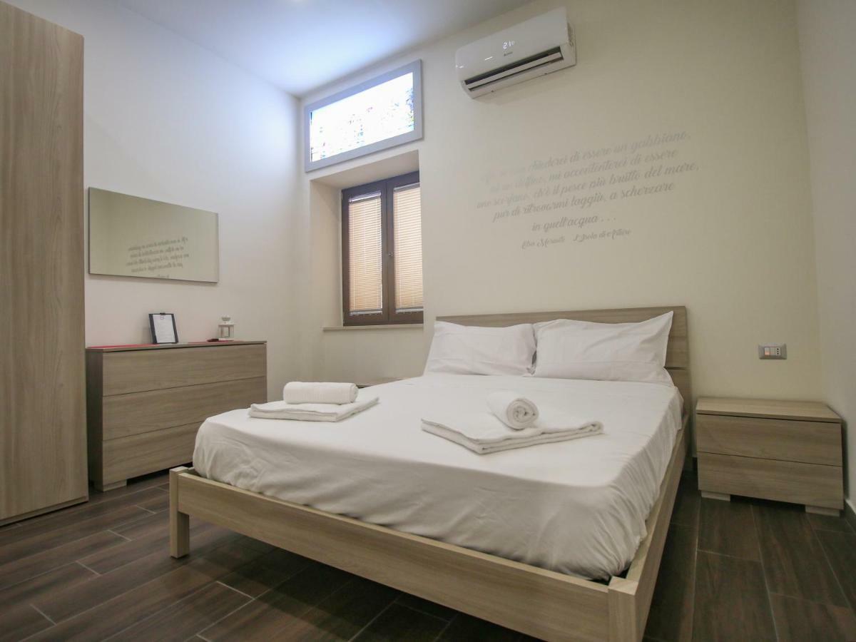 B&B Pisadog Napoli Esterno foto