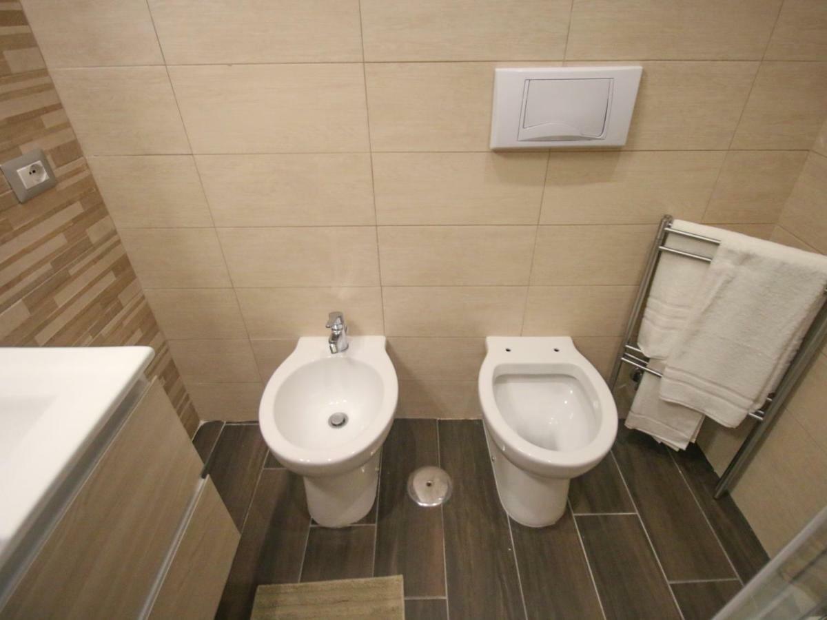 B&B Pisadog Napoli Esterno foto