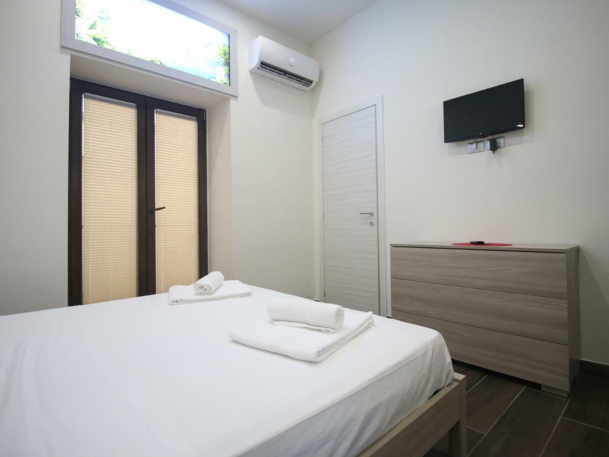 B&B Pisadog Napoli Esterno foto